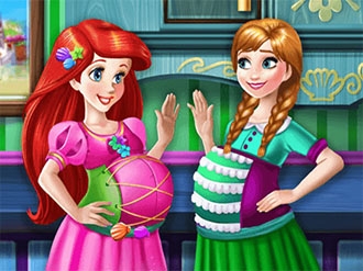 Royal Pregnant BFFs